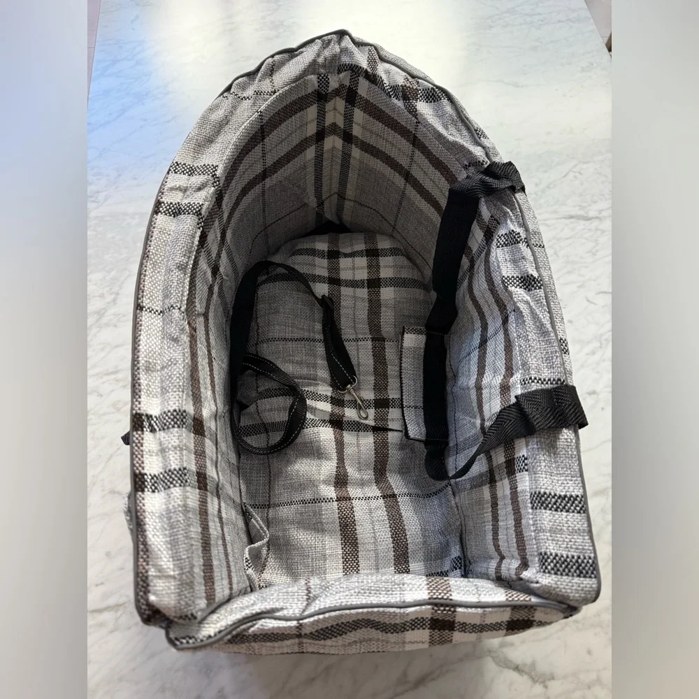 Small Dog Car Booster Seat Center Console Gray Plaid UtopiaPaws Travel Bed NWOT